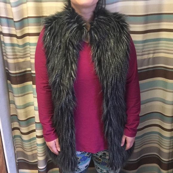rxb Faux Peacock Feather Vest - Picture 7 of 8